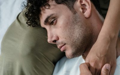 Dependencia emocional en pareja: qué es, síntomas y cómo superarla